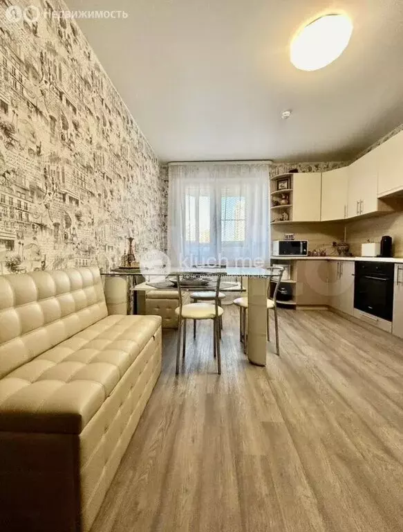 3-комнатная квартира: Казань, улица Андрея Адо, 17 (87.3 м) - Фото 1
