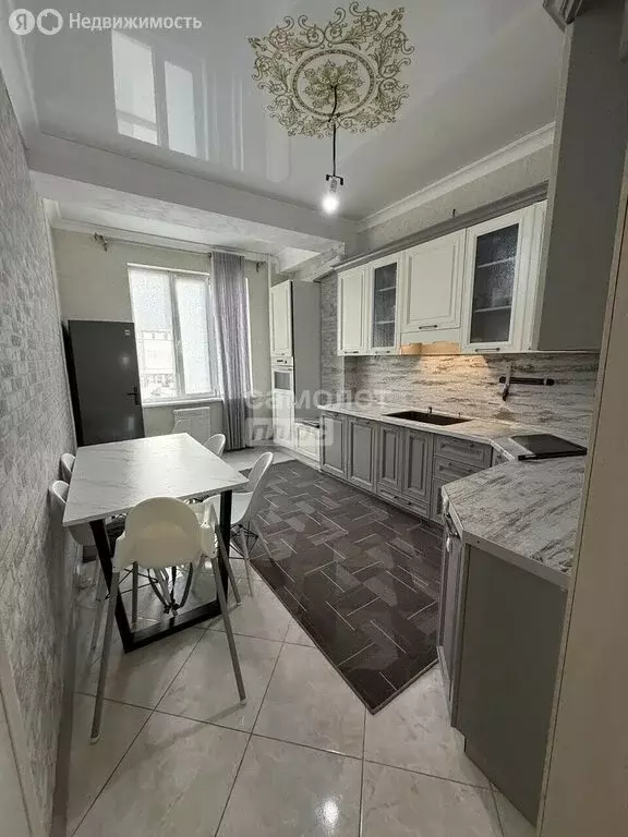 2-комнатная квартира: Махачкала, улица Эльзы Ибрагимовой, 5к1 (65 м) - Фото 1