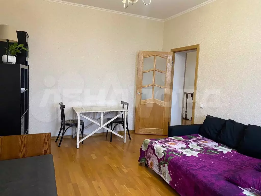 Комната 15 м в 4-к., 2/2 эт. - Фото 1