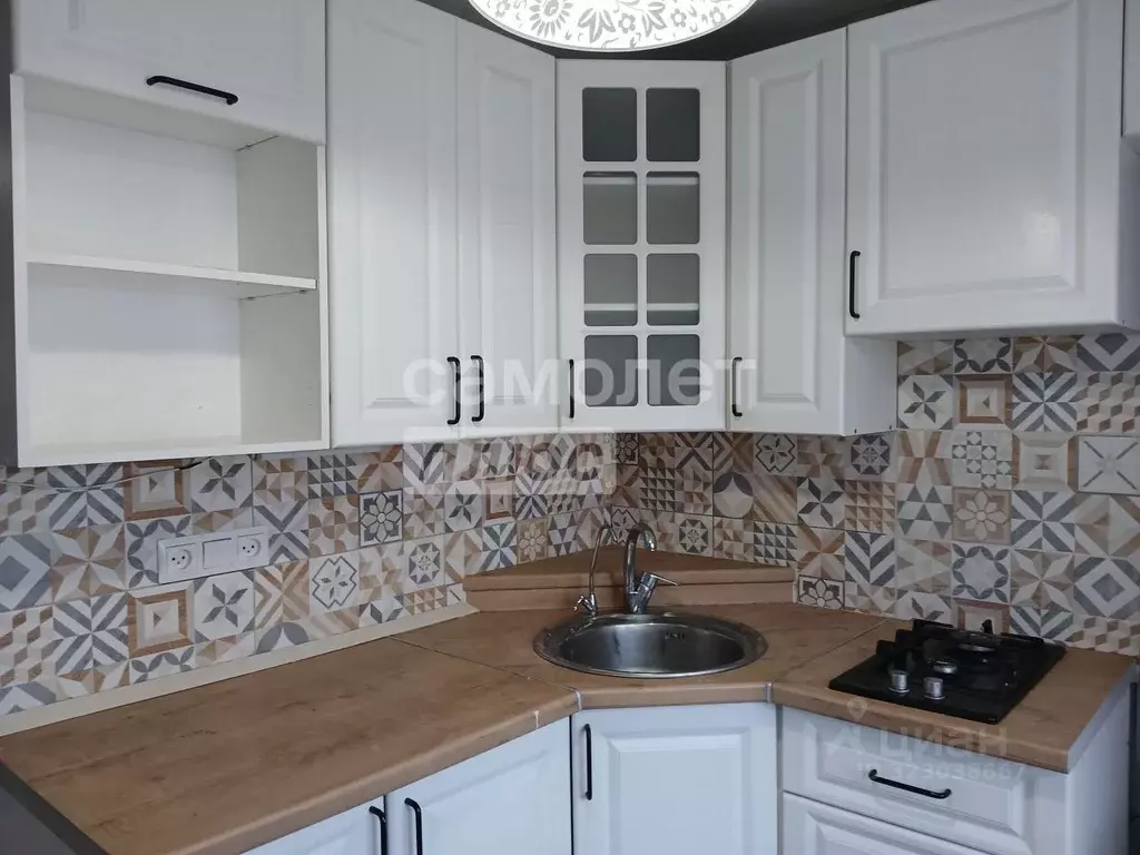 2-к кв. Пермский край, Краснокамск ул. Комарова, 4 (42.8 м) - Фото 0