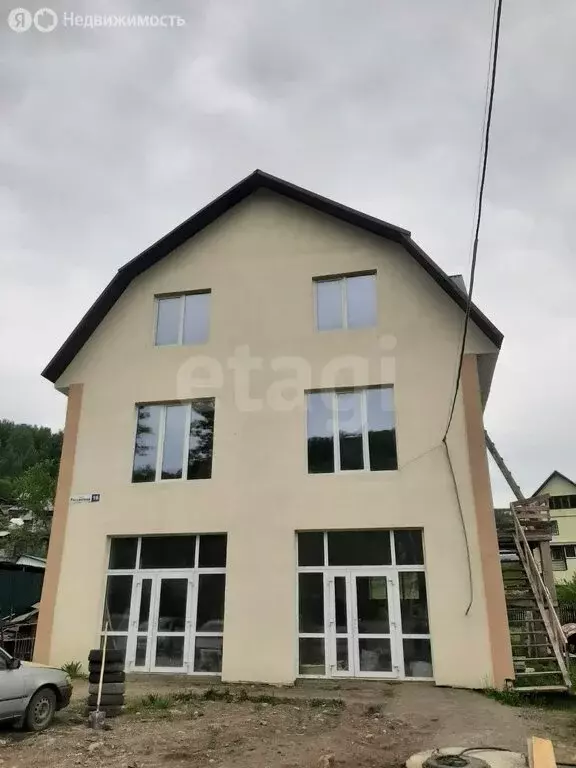 Дом в Горно-Алтайск, Рассветная улица (217.9 м) - Фото 0