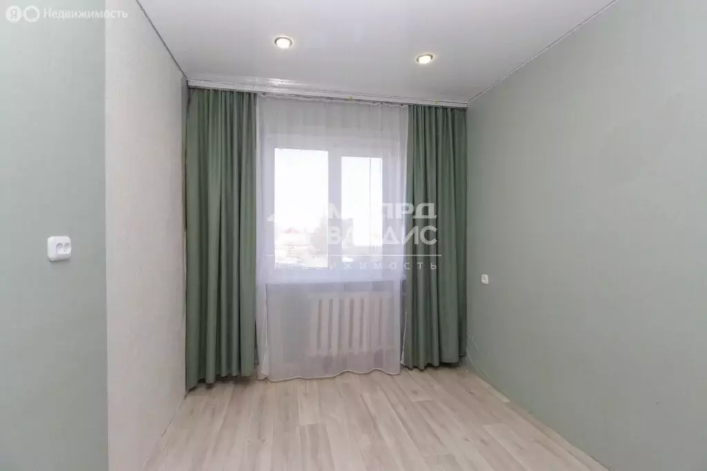 3-комнатная квартира: посёлок Новоомский, улица 50 лет Октября, 29 ... - Фото 1