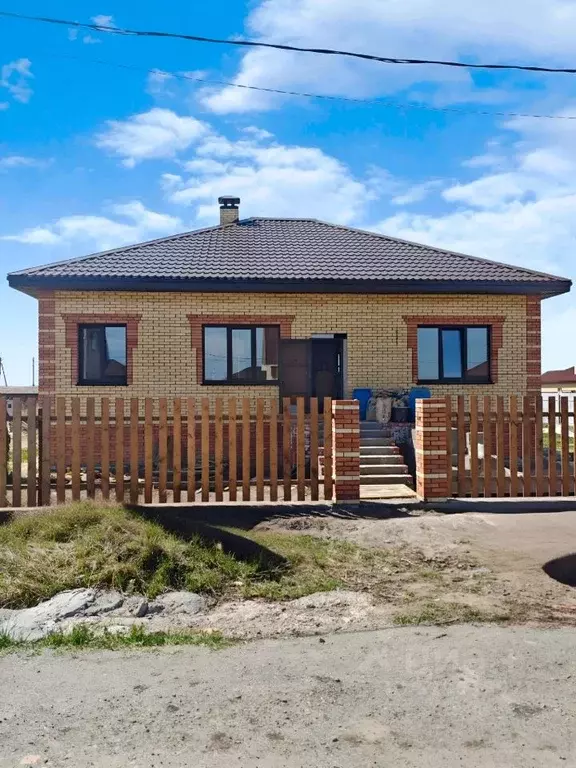 Дом в Омская область, Омск Береговой мкр,  (133 м) - Фото 1