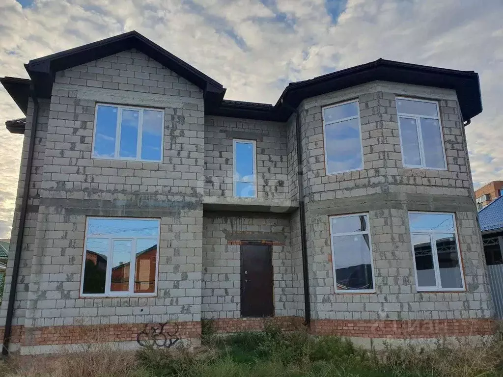 Дом в Калмыкия, Элиста Сити-3 мкр, 42 (236 м) - Фото 1