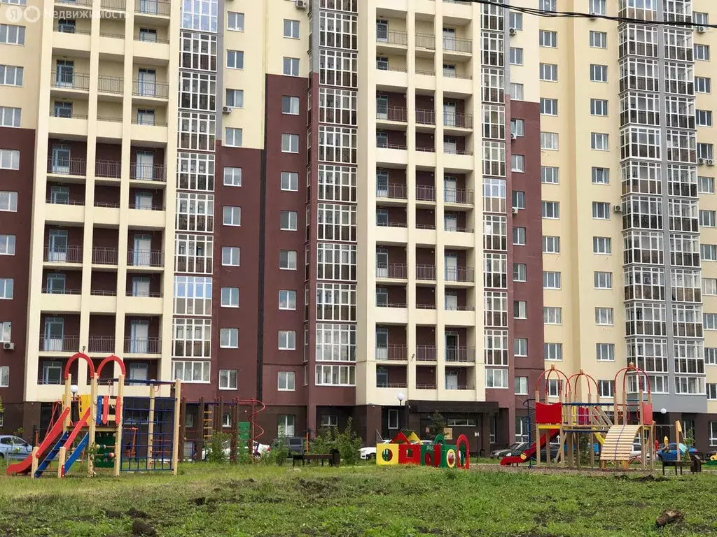 2-комнатная квартира: Оренбург, улица Неплюева, 2 (67.69 м) - Фото 1