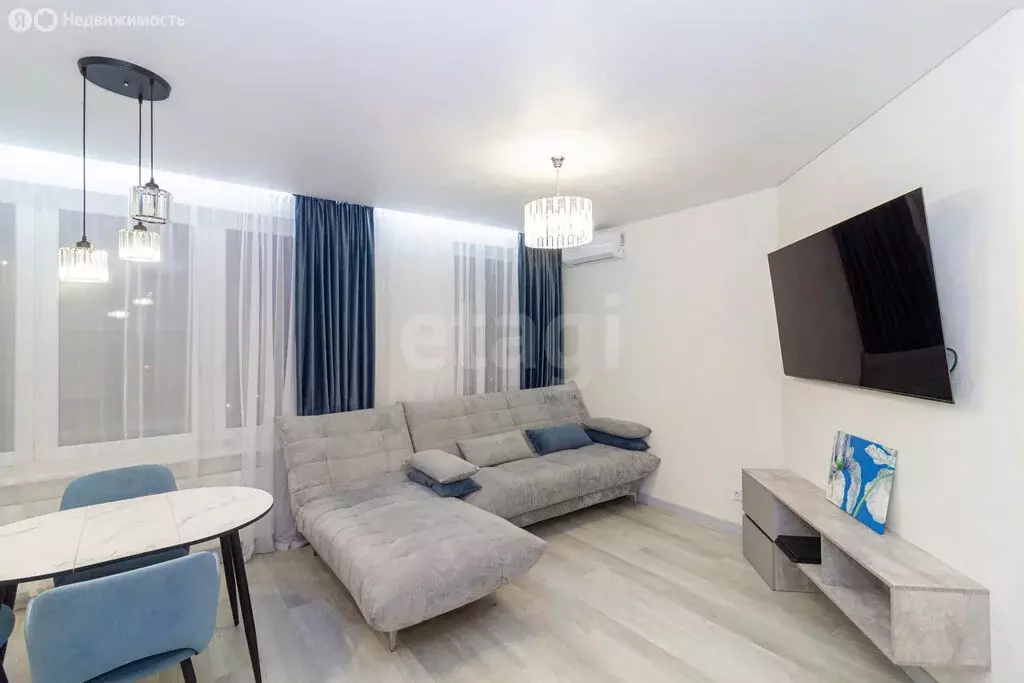 3-комнатная квартира: Тюмень, улица Фармана Салманова, 1 (78.17 м) - Фото 2