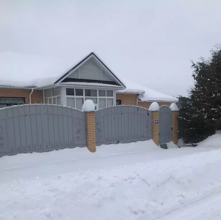 Дом в Татарстан, Альметьевский район, Новоникольское с/пос, пос. ... - Фото 1