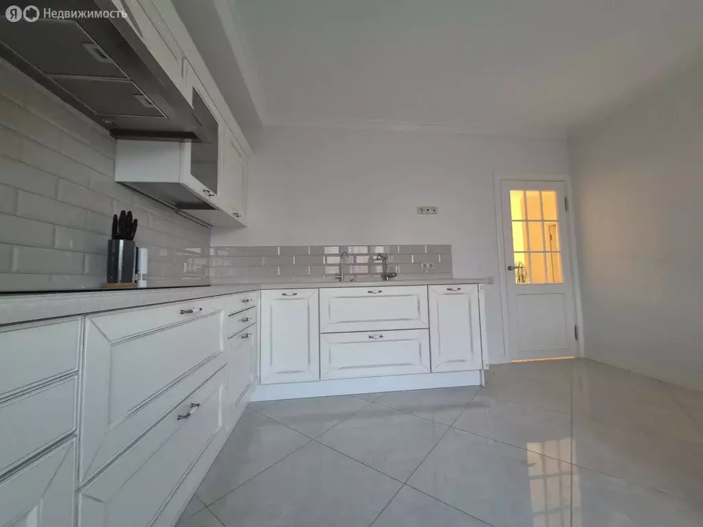 2-комнатная квартира: Саратов, Валовая улица, 12 (71.6 м) - Фото 2