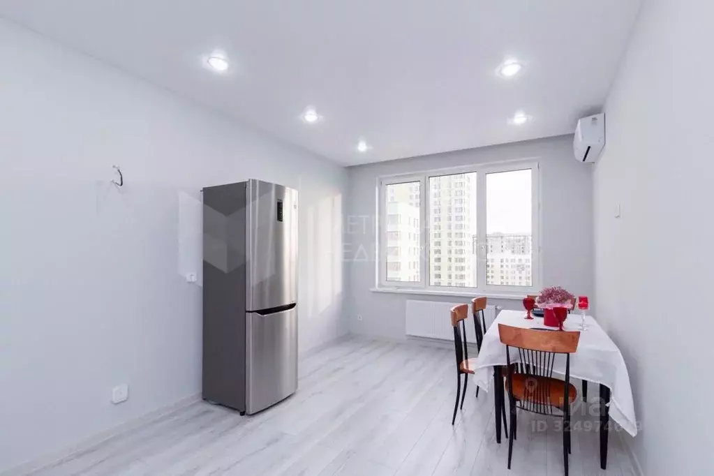 2-к кв. Тюменская область, Тюмень ул. Эльвиры Федоровой, 1 (65.0 м) - Фото 1