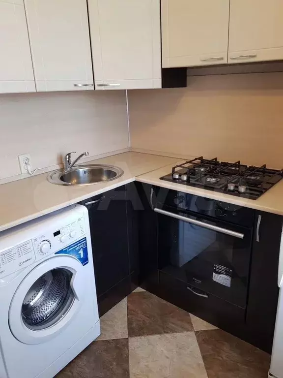 1-к. квартира, 39 м, 4/9 эт. - Фото 0
