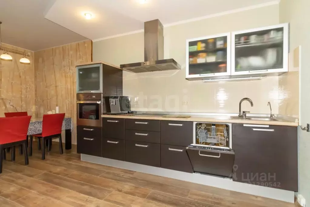 2-к кв. Челябинская область, Челябинск ул. Косарева, 71 (101.6 м) - Фото 1