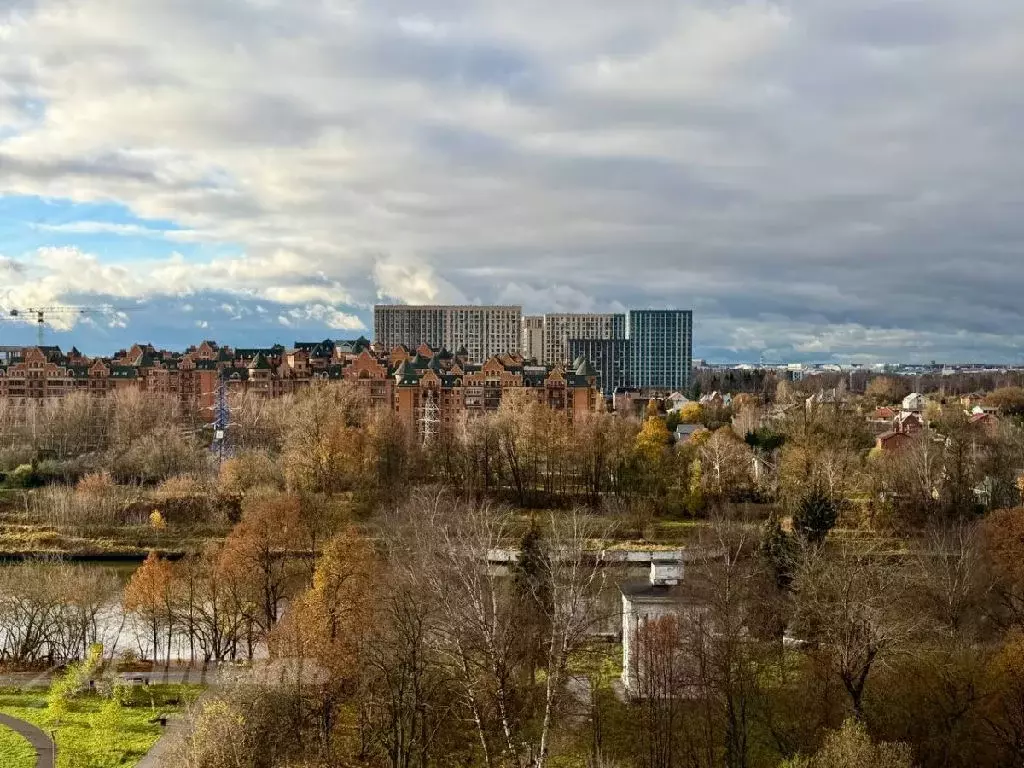 Продается 3-комнатная квартира - Фото 1