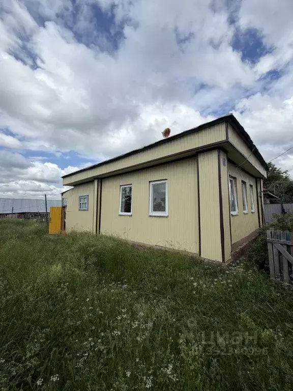 Дом в Башкортостан, Чекмагушевский район, Тузлукушевский сельсовет, с. ... - Фото 1