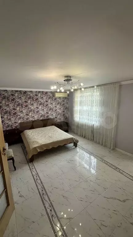 3-к. квартира, 100 м, 1/6 эт. - Фото 0