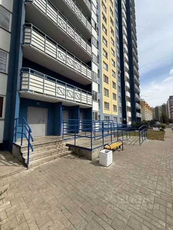 3-к кв. Кировская область, Киров ул. Ивана Попова, 56к1 (57.9 м) - Фото 2