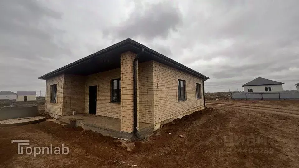 Дом в Астраханская область, Наримановский район, с. Старокучергановка ... - Фото 2