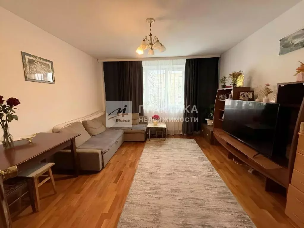 Продается 3-комнатная квартира - Фото 1