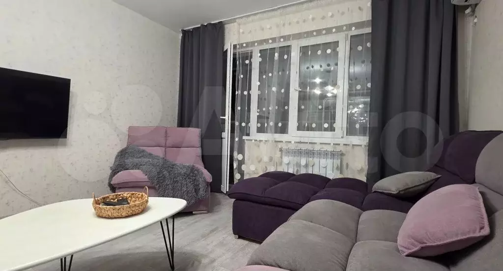 2-к. квартира, 61 м, 8/10 эт. - Фото 1