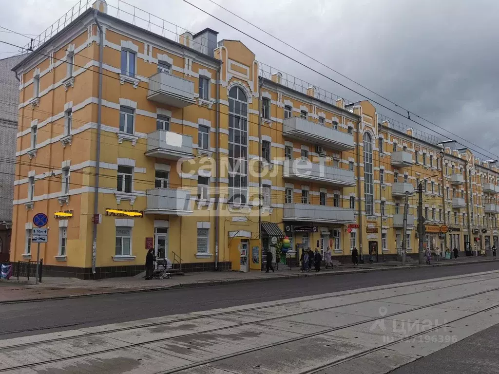 3-к кв. Смоленская область, Смоленск ул. Тенишевой, 4 (69.9 м) - Фото 0