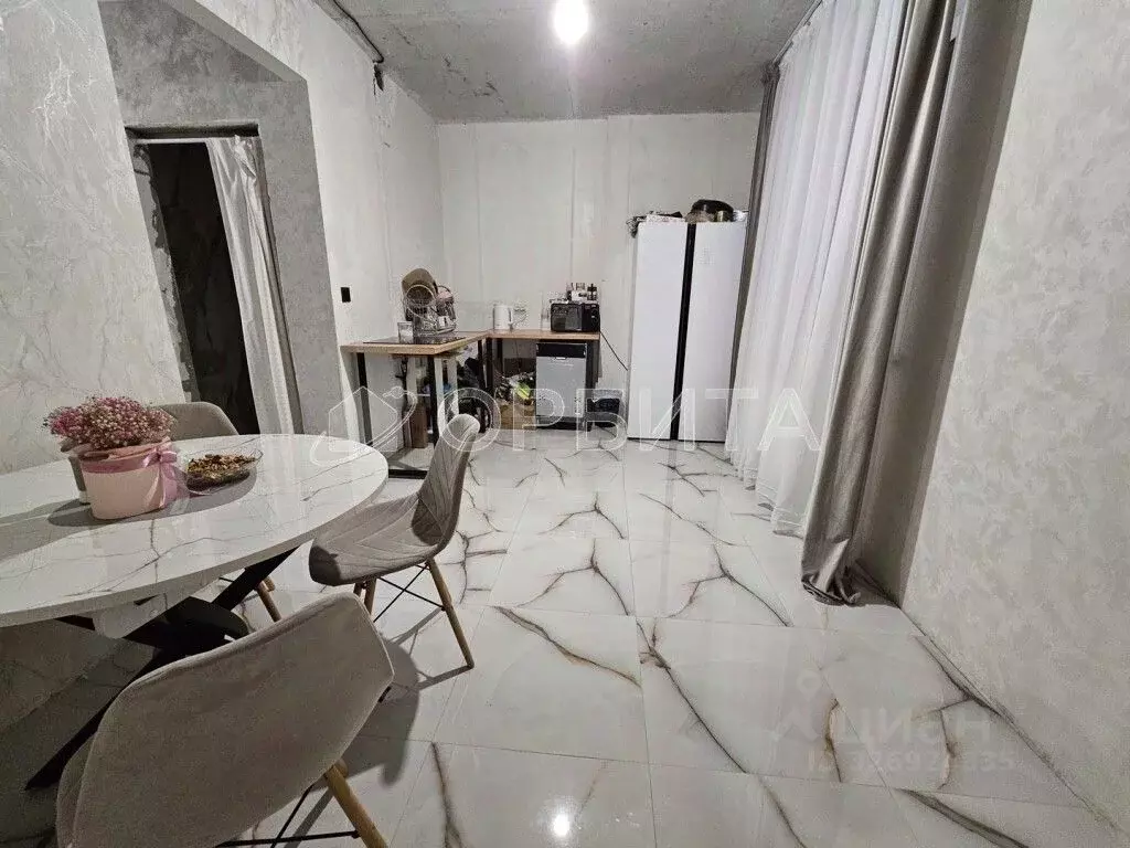 3-к кв. Тюменская область, Тюмень Дамбовская ул., 29к1 (68.1 м) - Фото 1