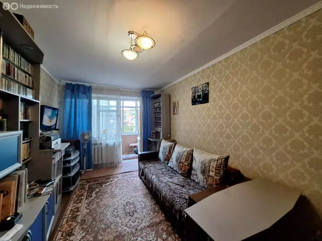 3-комнатная квартира: Армавир, улица Советской Армии, 214/3 (63 м) - Фото 0