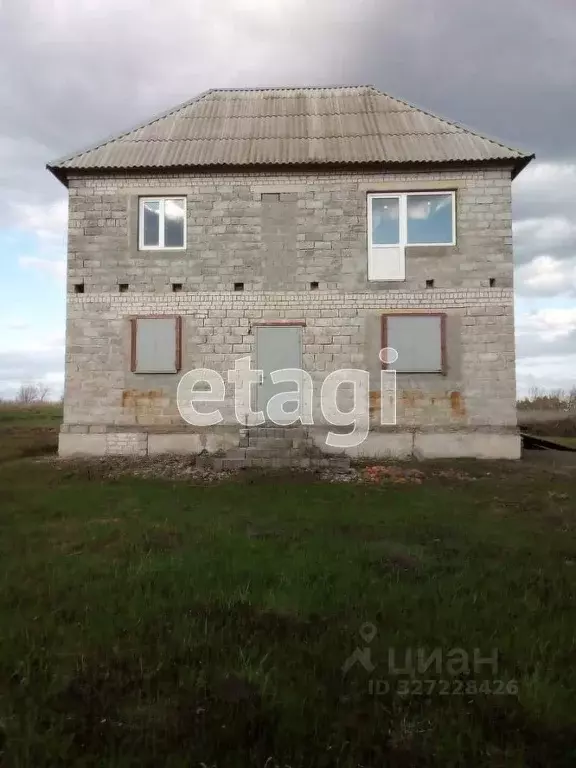 Дом в Липецкая область, Грязинский муниципальный округ, с. Бутырки ул. ... - Фото 1