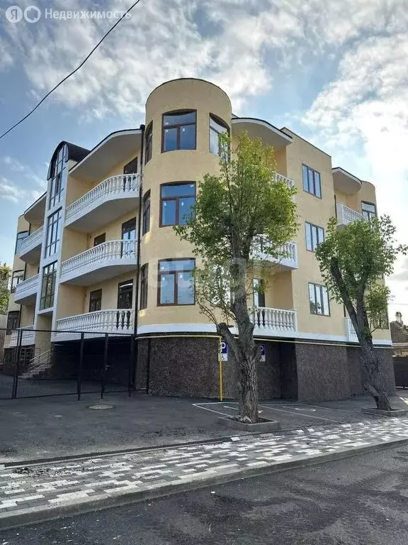 3-комнатная квартира: Кисловодск, улица Титова, 9 (84 м) - Фото 0