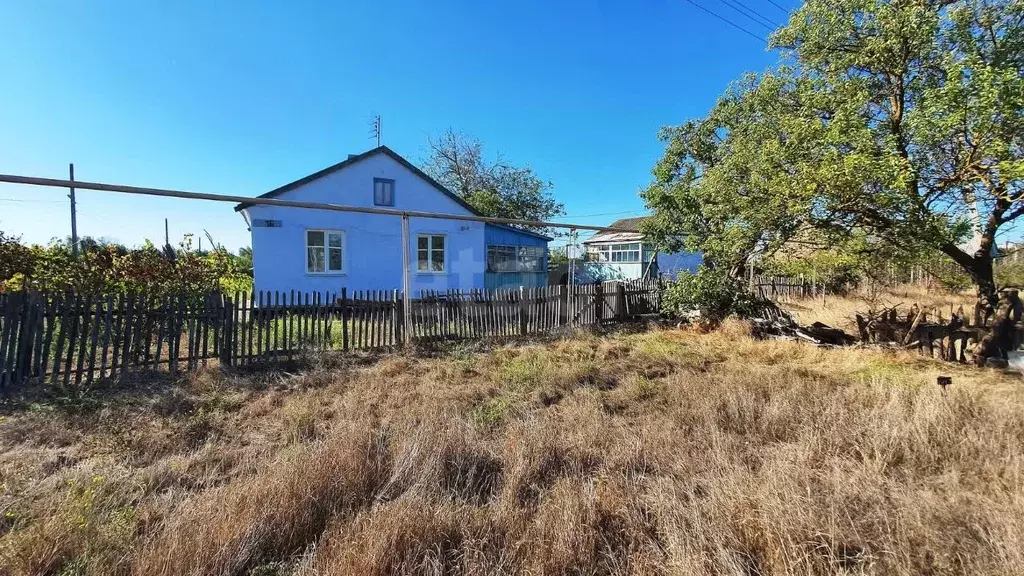 Дом в Крым, Сакский район, Лесновское с/пос, с. Гаршино ул. ... - Фото 1