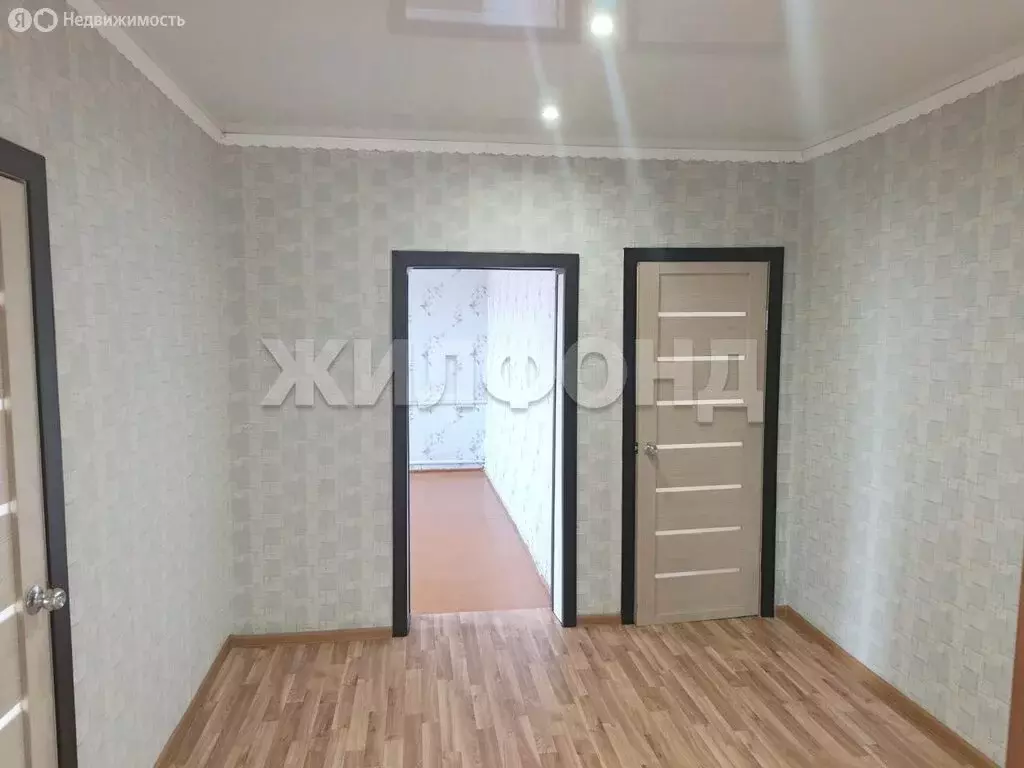 Дом в Карасук, улица Щорса (70.7 м) - Фото 1