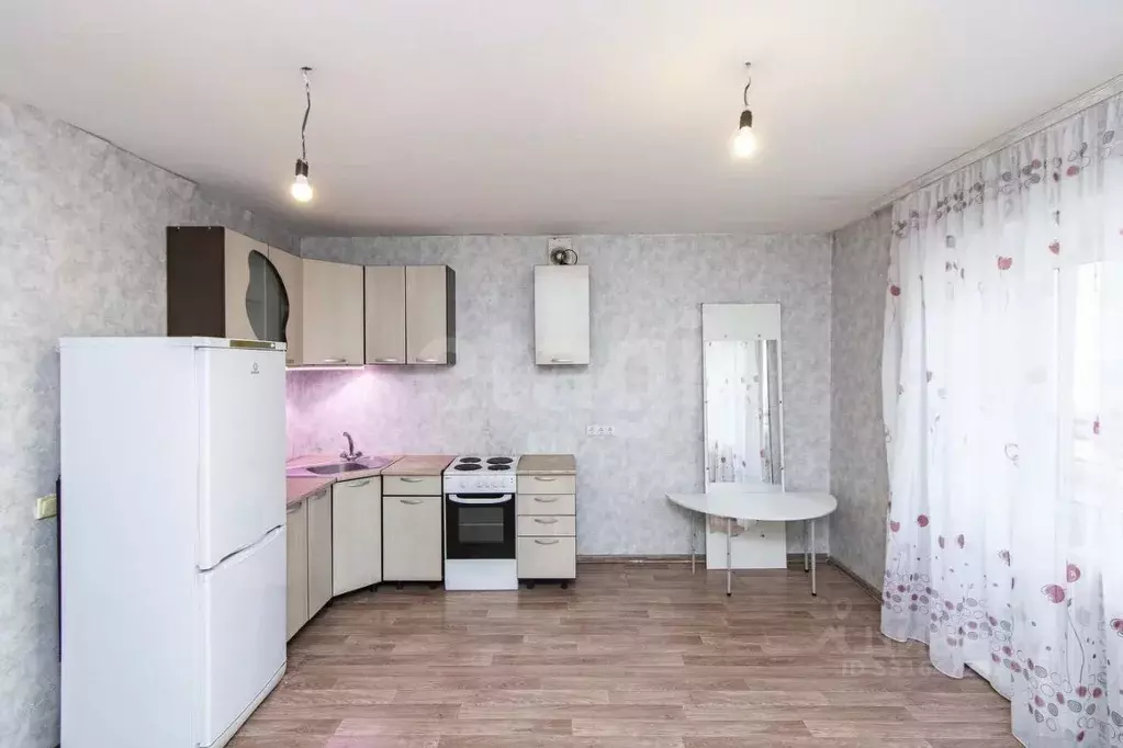 Студия Тюменская область, Тюмень Харьковская ул., 85а (26.3 м) - Фото 0
