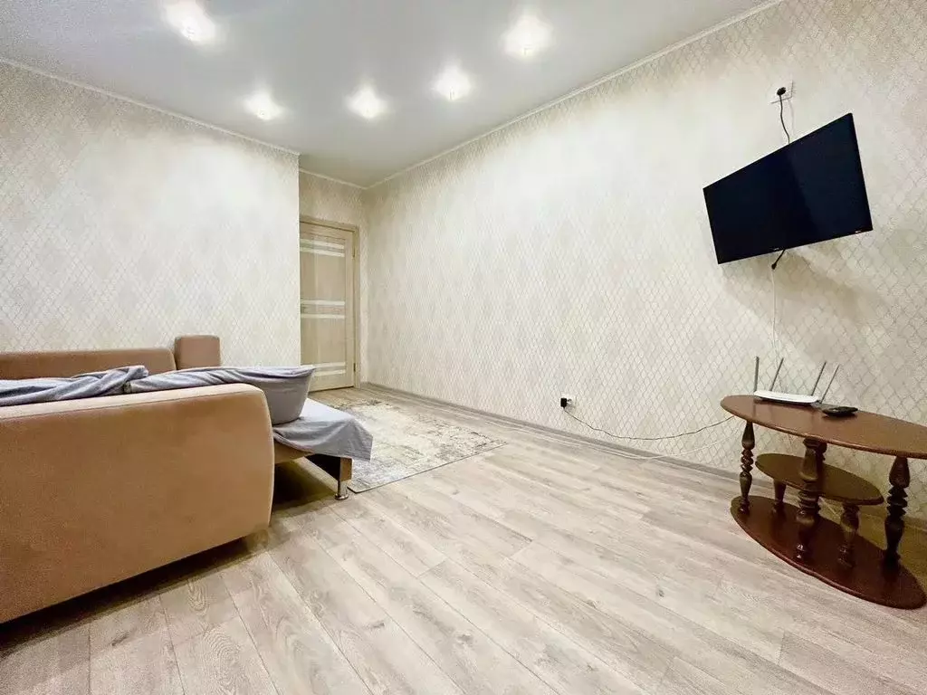 1-к кв. Татарстан, Набережные Челны ул. Шамиля Усманова, 3Б (40.0 м) - Фото 1