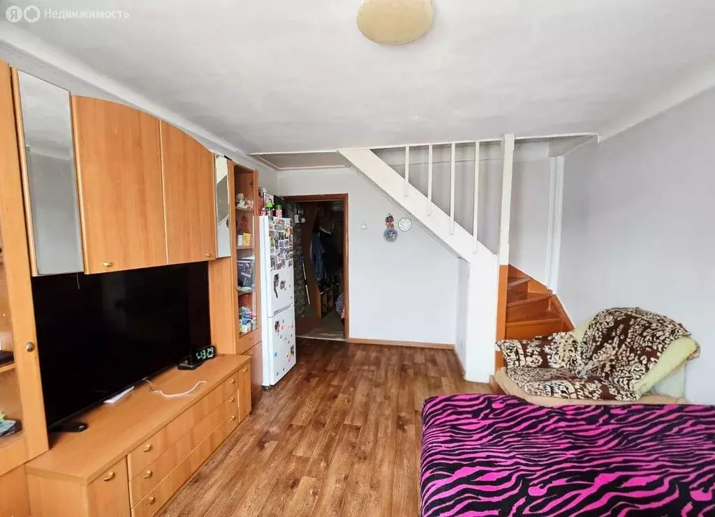 3-комнатная квартира: Партизанск, улица Смена, 16 (54 м) - Фото 1