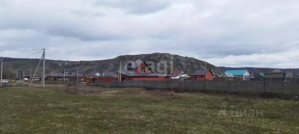 Участок в Башкортостан, Ишимбайский район, с. Ишеево ул. Тугай (10.0 ... - Фото 0