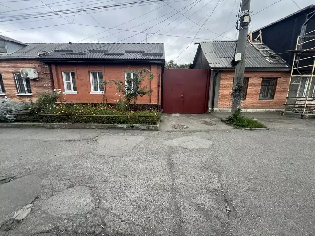 Дом в Северная Осетия, Владикавказ ул. Братьев Щукиных, 20 (27 м) - Фото 1