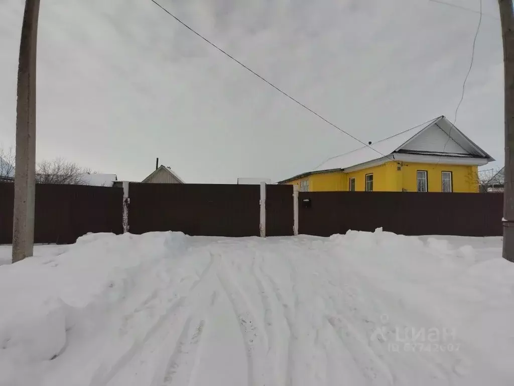 Дом в Башкортостан, Туймазинский район, Николаевский сельсовет, с. ... - Фото 0