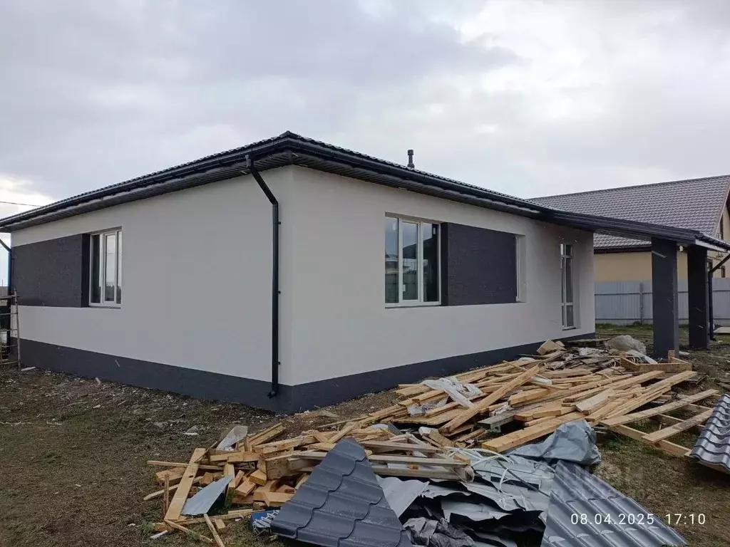 Дом в Белгородская область, Белгородский район, с. Стрелецкое  (140 м) - Фото 1