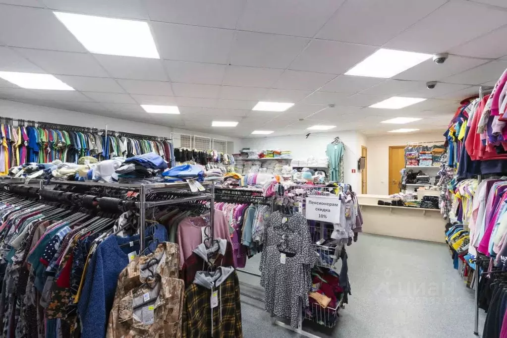 Торговая площадь в Тюменская область, Тюмень ул. 30 лет Победы, 108 ... - Фото 1