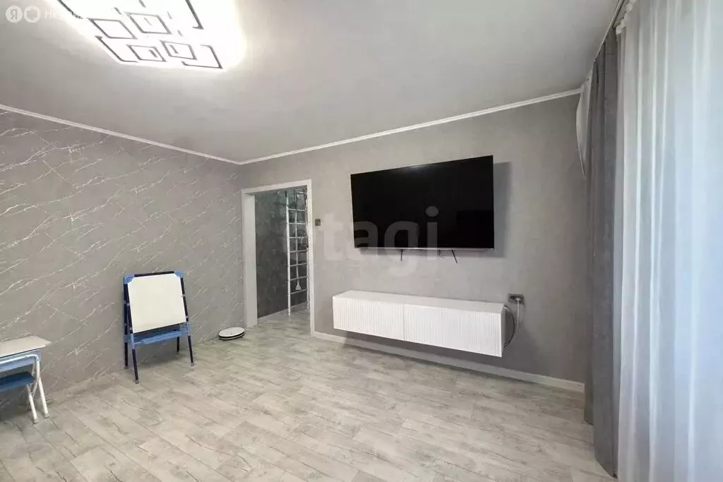 2-комнатная квартира: Ачинск, улица Манкевича, 31 (51.2 м) - Фото 1