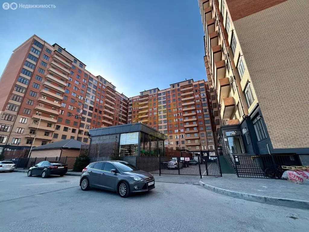 3-комнатная квартира: Каспийск, проспект Акулиничева, 33А (96 м) - Фото 1
