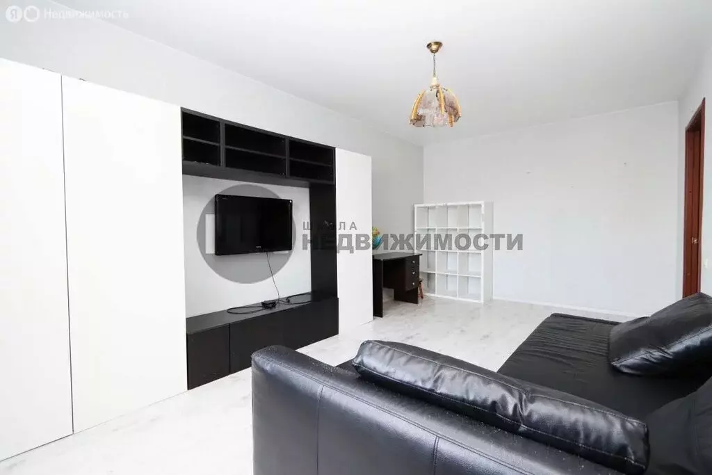 3-комнатная квартира: Ломоносов, Ораниенбаумский проспект, 31 (69.1 м) - Фото 2