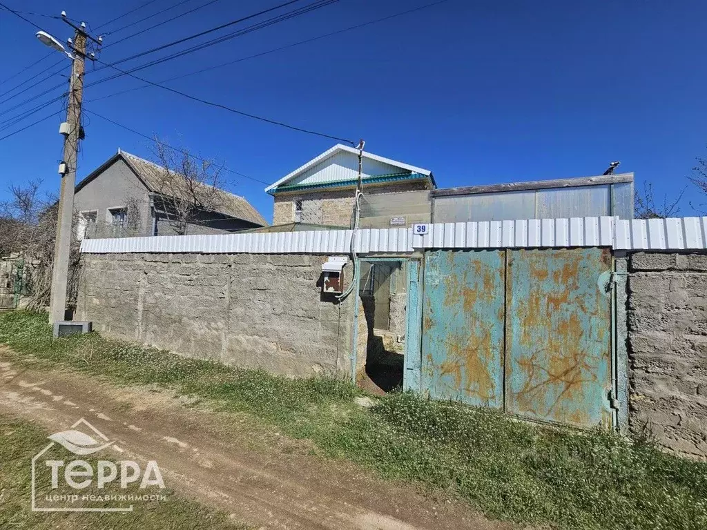 Дом в Крым, Сакский район, Суворовское с/пос, с. Великое  (151 м) - Фото 1