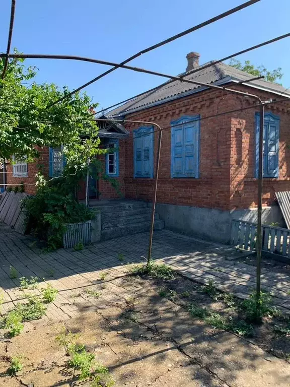 Дом в Краснодарский край, Кавказский район, Имени Максима Горького ... - Фото 0