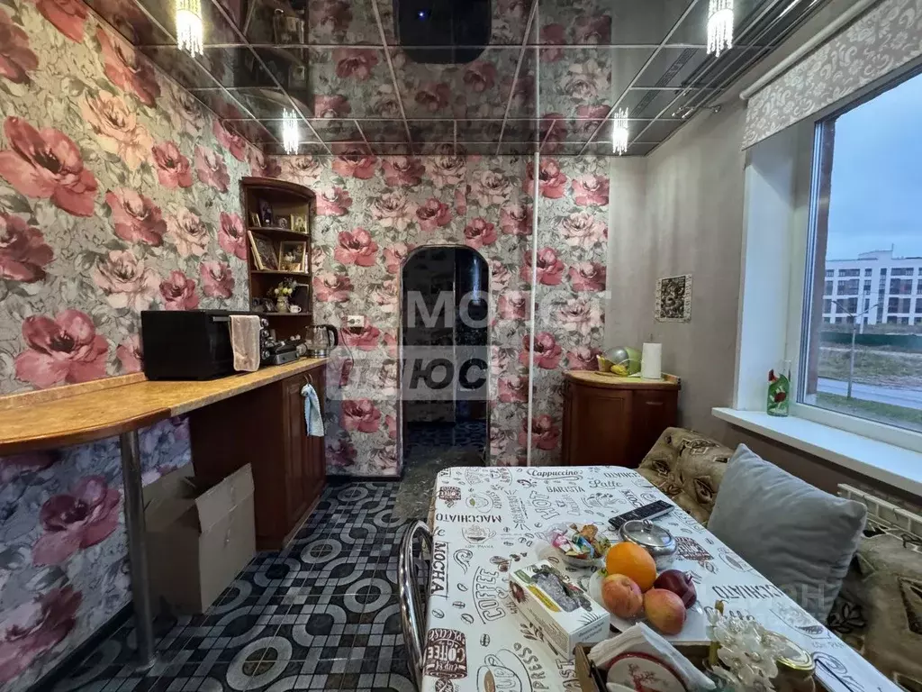 3-к кв. Чувашия, Новочебоксарск ул. Воинов-интернационалистов, 49 ... - Фото 1