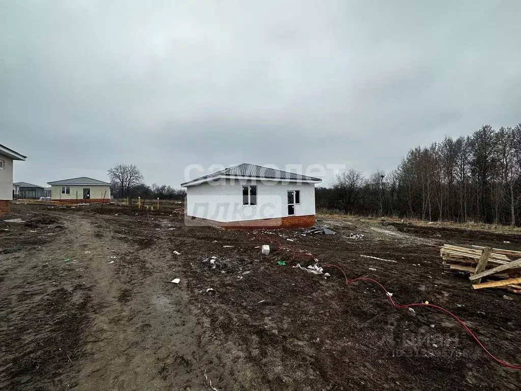 Дом в Курская область, Курский район, Моковский сельсовет, д. 1-я ... - Фото 0