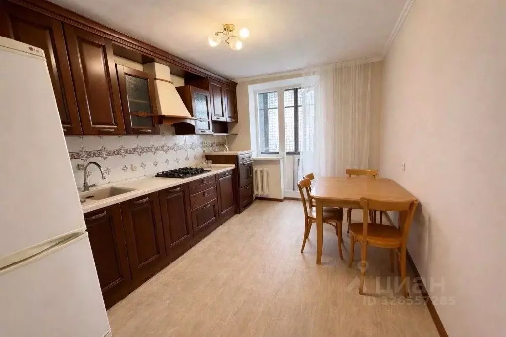 3-к кв. Крым, Симферополь ул. 60 лет Октября, 37 (71.0 м) - Фото 1