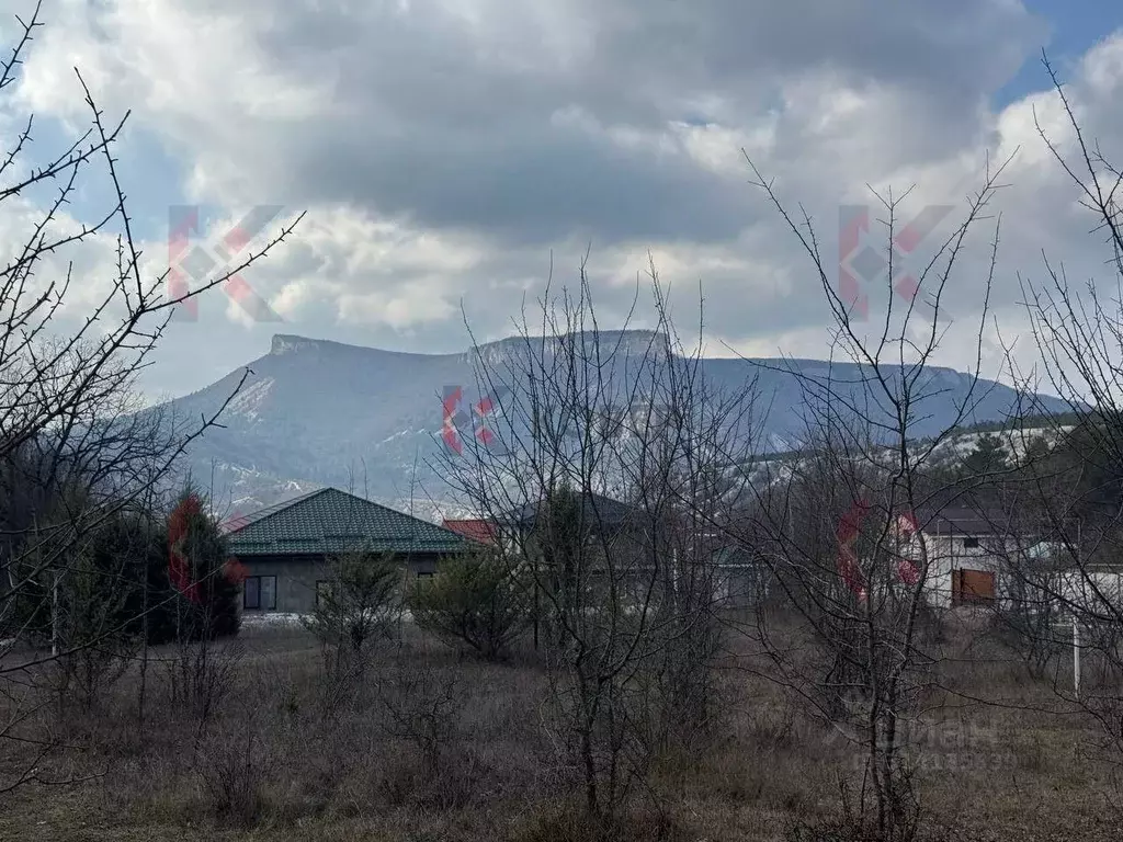 Участок в Крым, Бахчисарайский район, Куйбышево пгт ул. Маршала ... - Фото 0