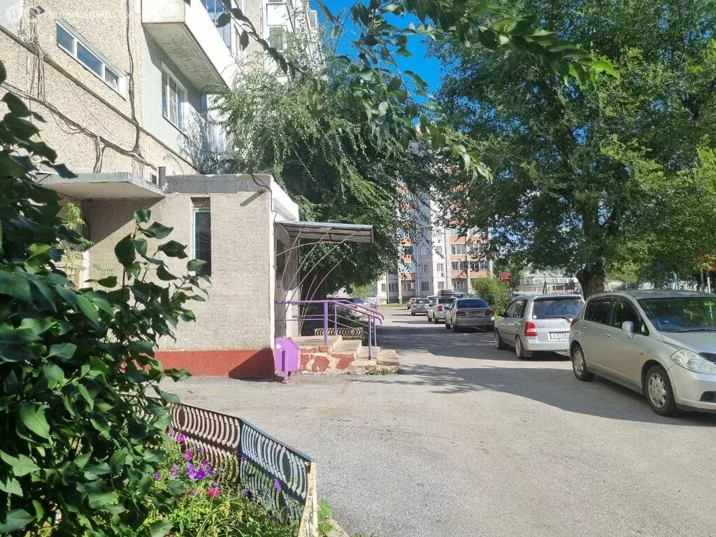 4-комнатная квартира: Абакан, проспект Дружбы Народов, 33 (77.5 м) - Фото 1