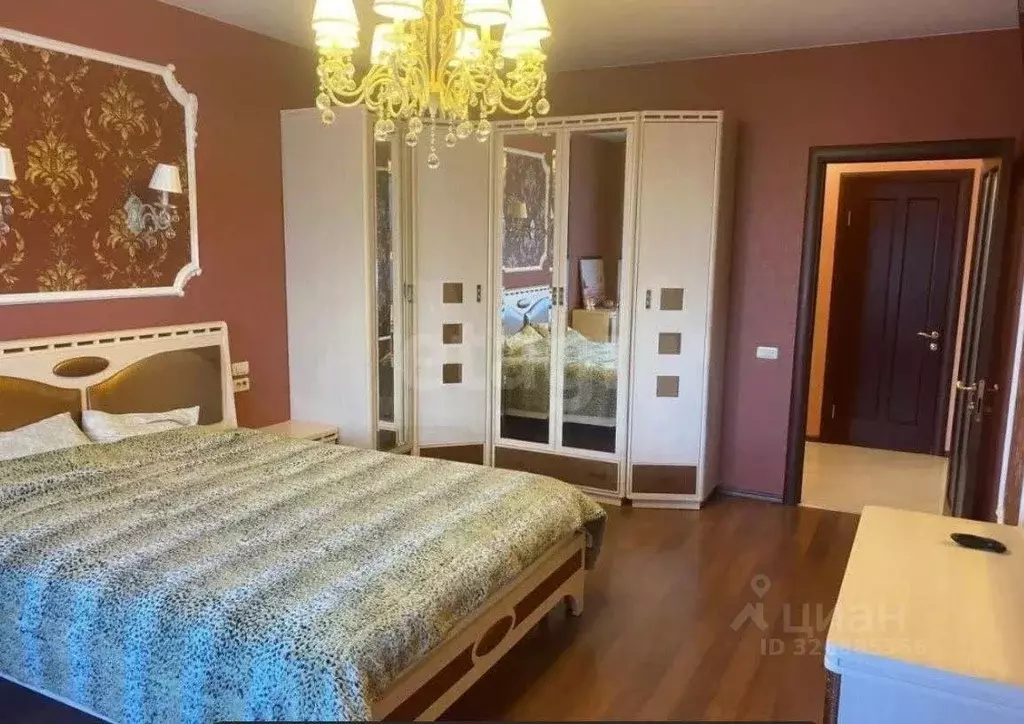 3-к кв. Брянская область, Брянск ул. Крахмалева, 47 (90.0 м) - Фото 1