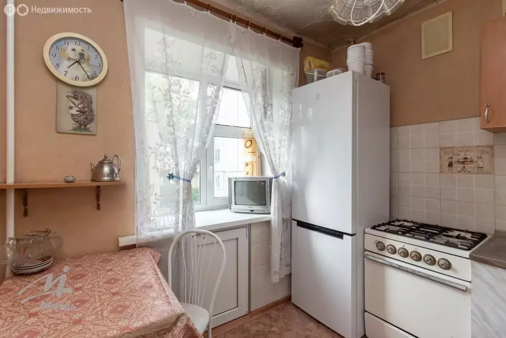3-комнатная квартира: Барнаул, улица Петра Сухова, 70А (58.8 м) - Фото 1