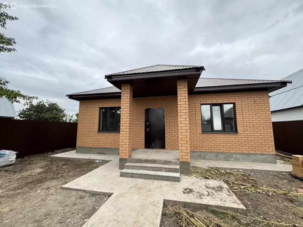 Дом в Оренбург, улица 18-я Линия (100 м) - Фото 1